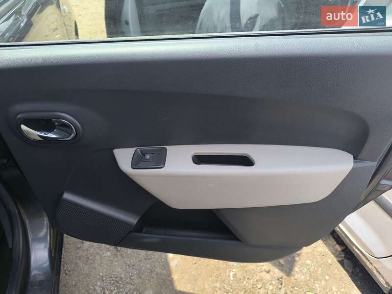 Минивэн Dacia Lodgy 2012 в Луцке