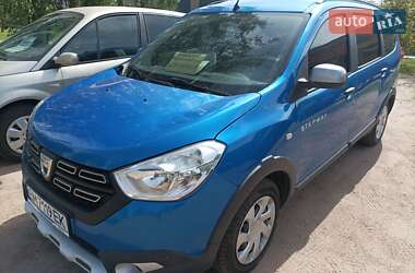 Мінівен Dacia Lodgy 2017 в Ромнах