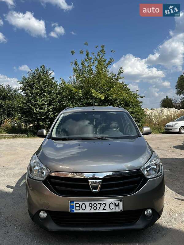 Минивэн Dacia Lodgy 2013 в 