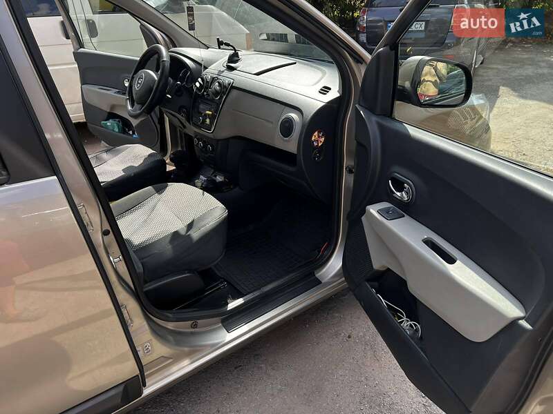 Минивэн Dacia Lodgy 2013 в Тернополе