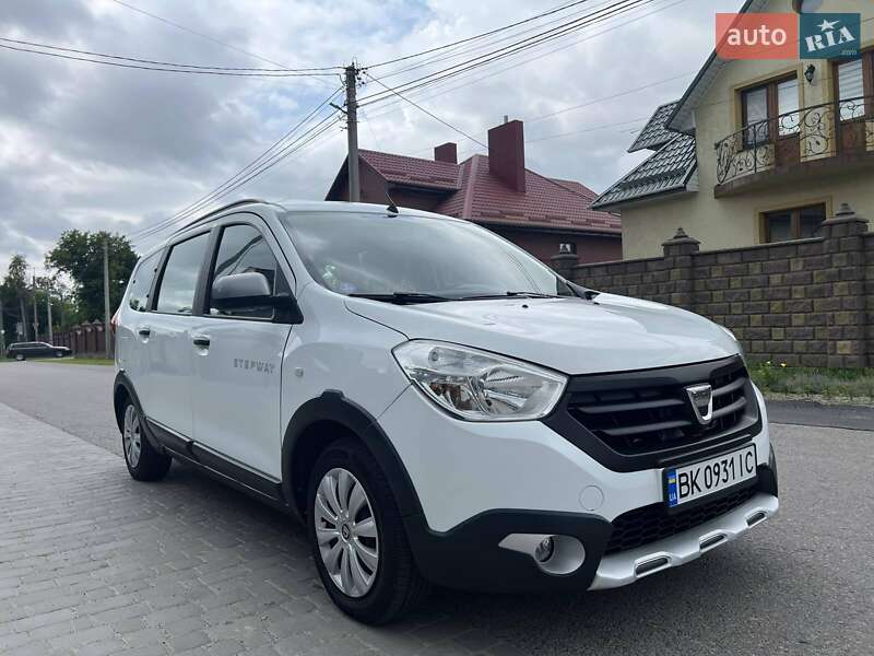 Минивэн Dacia Lodgy 2016 в 