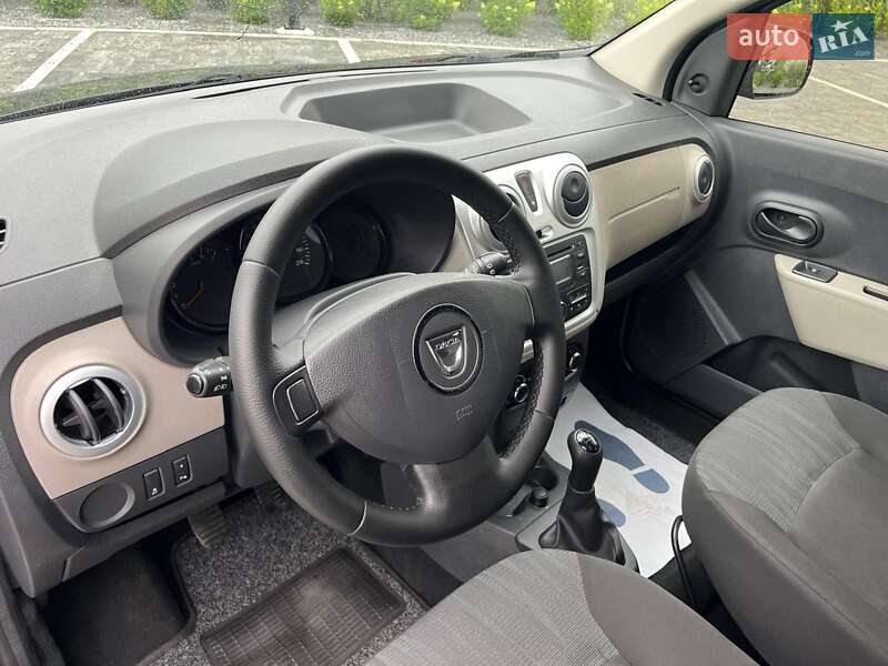 Минивэн Dacia Lodgy 2013 в Луцке