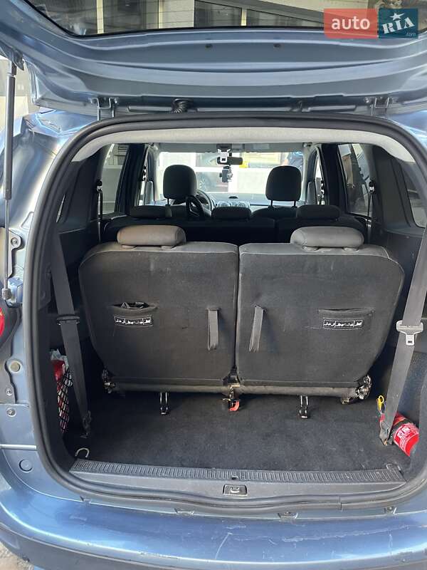 Мінівен Dacia Lodgy 2013 в Львові