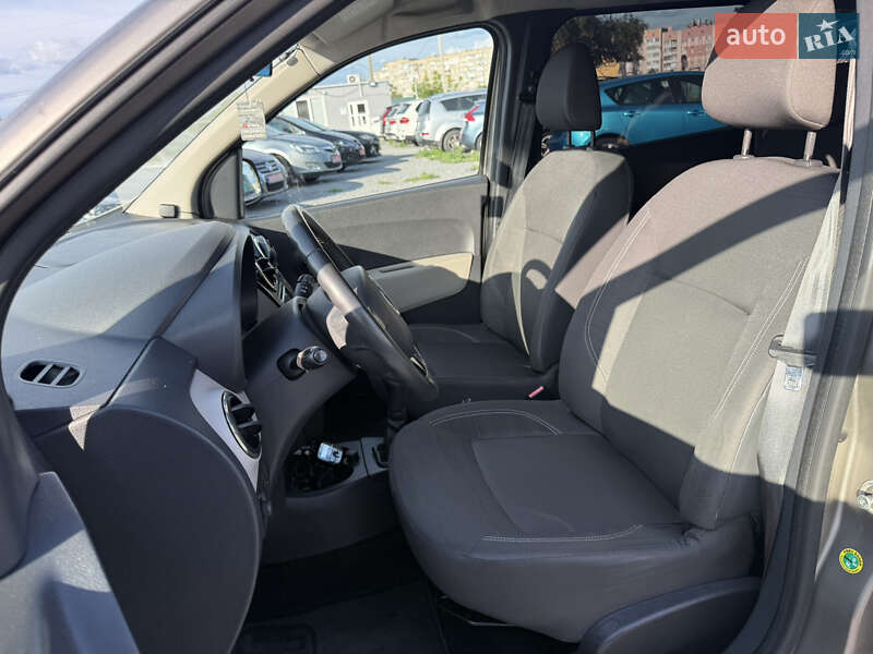 Минивэн Dacia Lodgy 2012 в Ровно