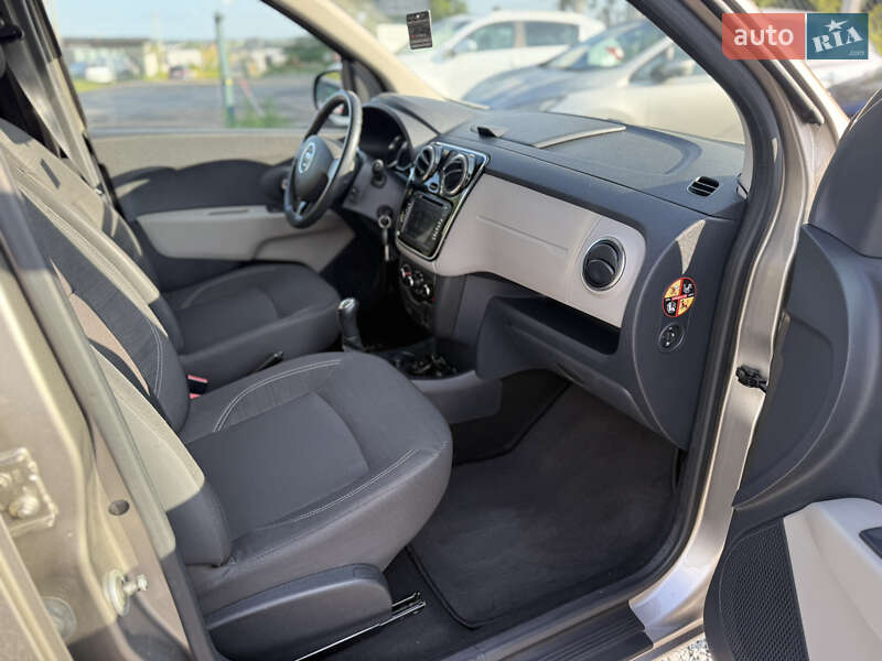 Минивэн Dacia Lodgy 2012 в Ровно