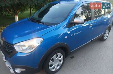 Минивэн Dacia Lodgy 2017 в Ромнах