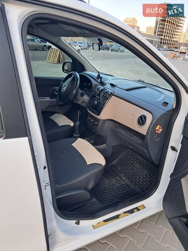 Минивэн Dacia Lodgy 2013 в Киеве