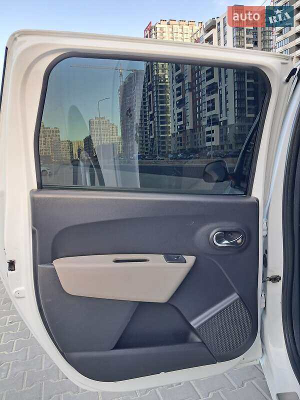 Минивэн Dacia Lodgy 2013 в Киеве