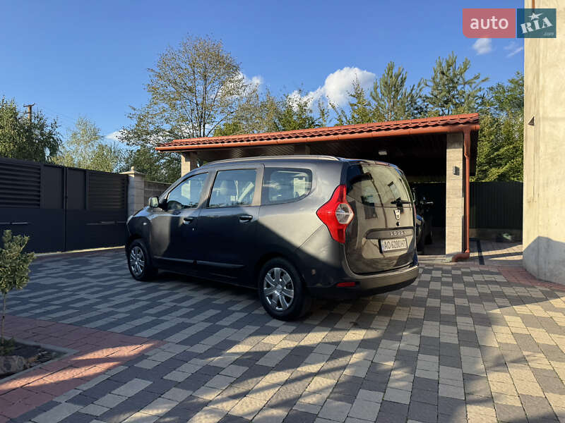 Минивэн Dacia Lodgy 2013 в Мукачево