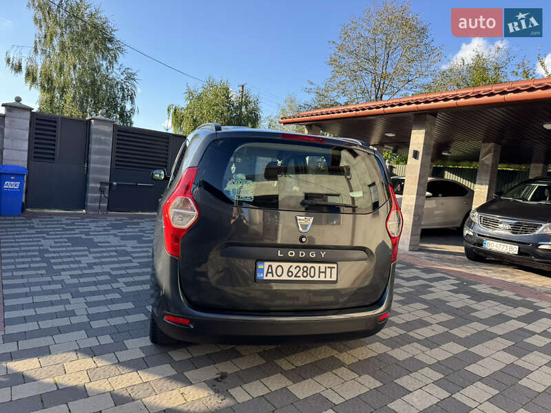 Минивэн Dacia Lodgy 2013 в Мукачево