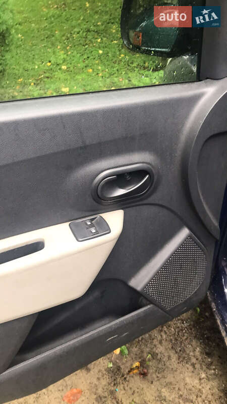 Мінівен Dacia Lodgy 2012 в Демидівці