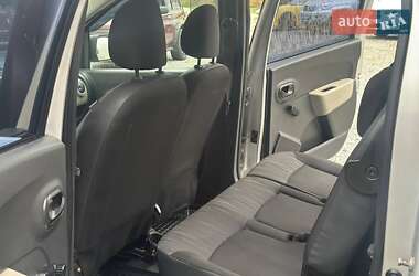 Минивэн Dacia Lodgy 2013 в 