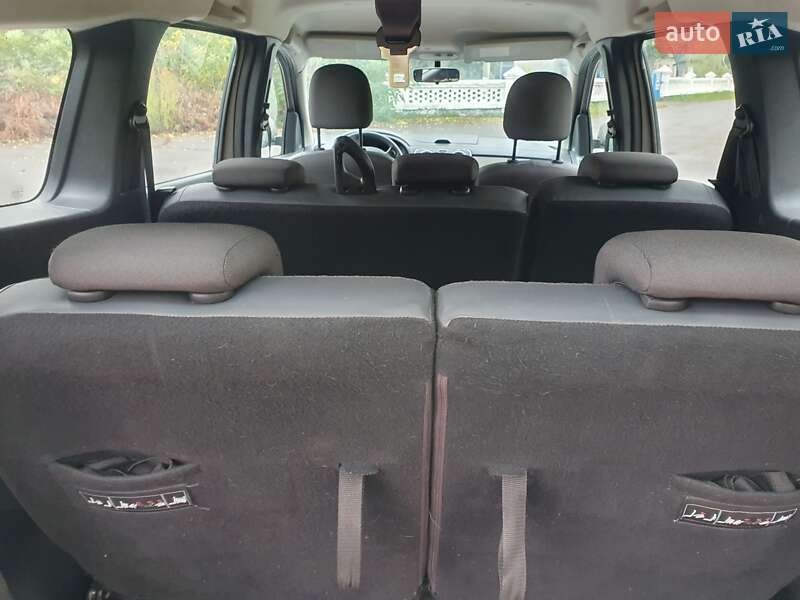 Минивэн Dacia Lodgy 2012 в Дубно
