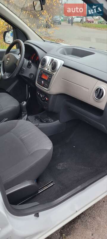 Мінівен Dacia Lodgy 2013 в Києві