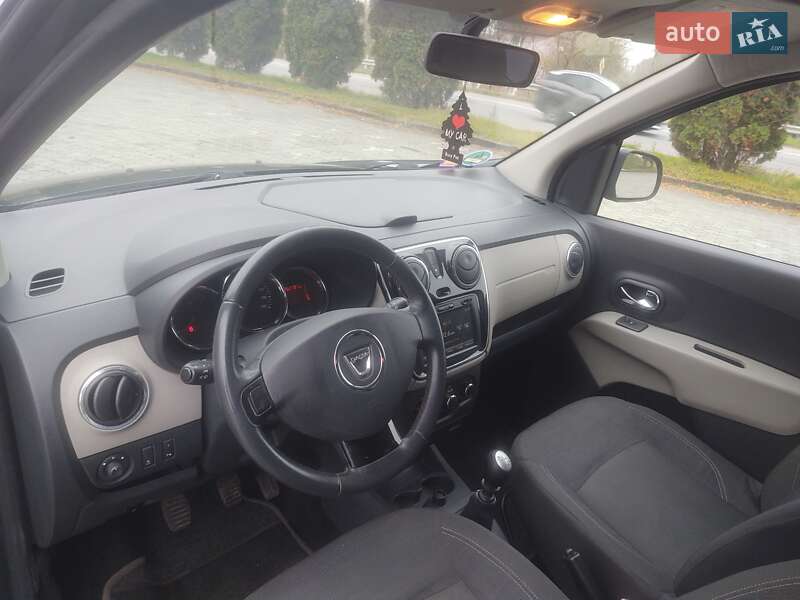 Минивэн Dacia Lodgy 2012 в Дубно