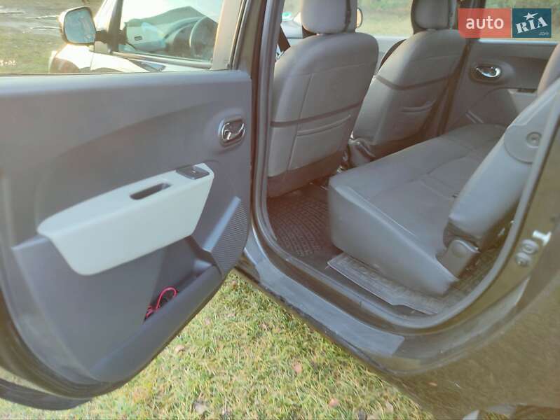 Мінівен Dacia Lodgy 2013 в Сарнах