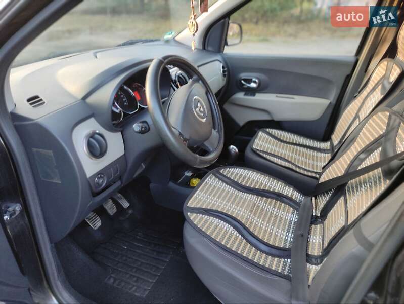 Мінівен Dacia Lodgy 2013 в Сарнах