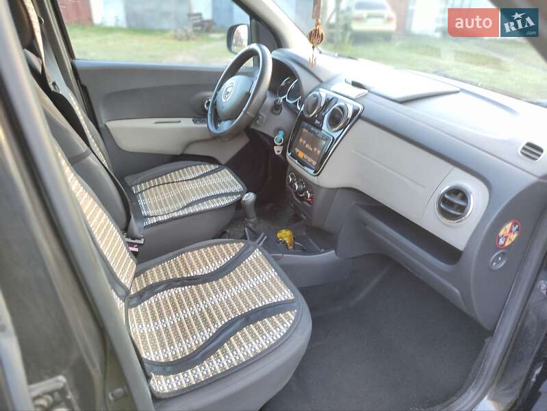 Мінівен Dacia Lodgy 2013 в Сарнах