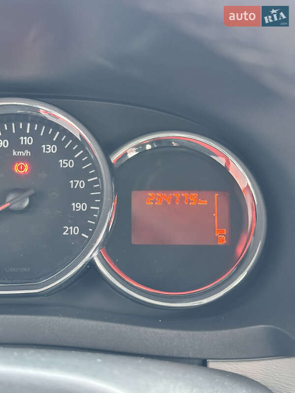 Мінівен Dacia Lodgy 2012 в Луцьку