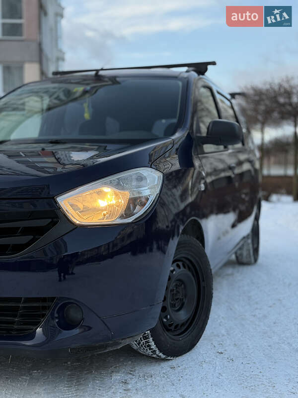 Мінівен Dacia Lodgy 2012 в Івано-Франківську