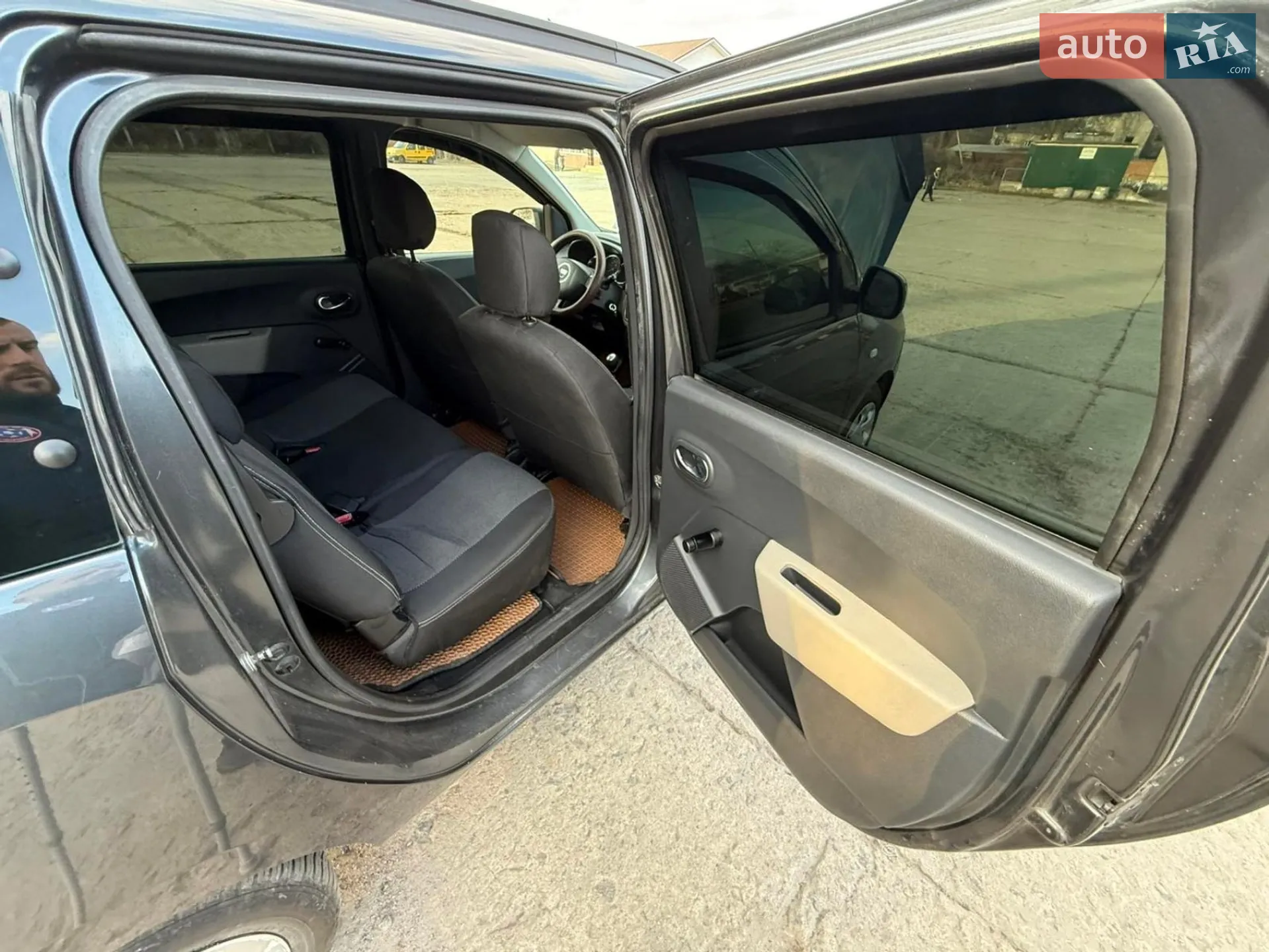 2012 Dacia Lodgy - мініатюра 12