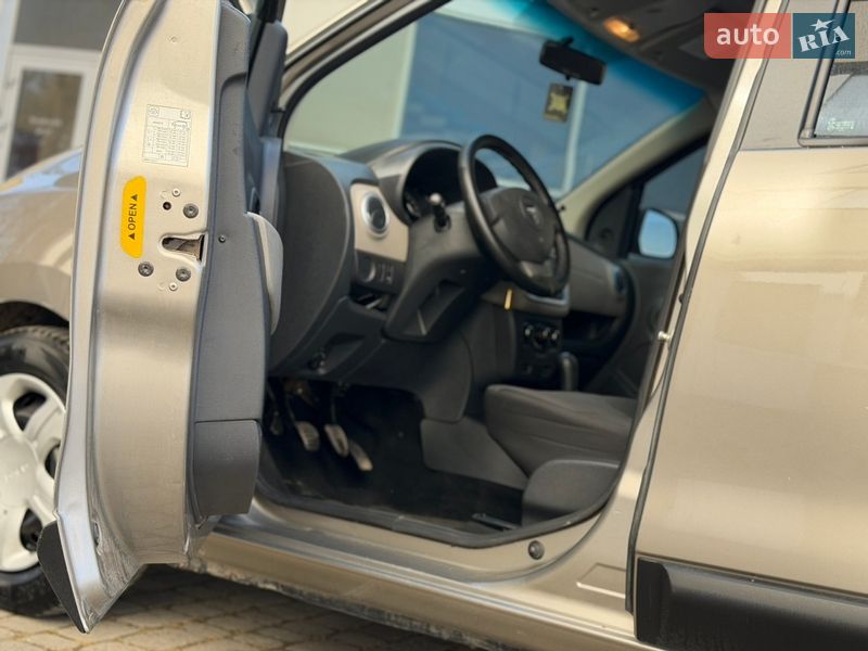 Минивэн Dacia Lodgy 2012 в Львове