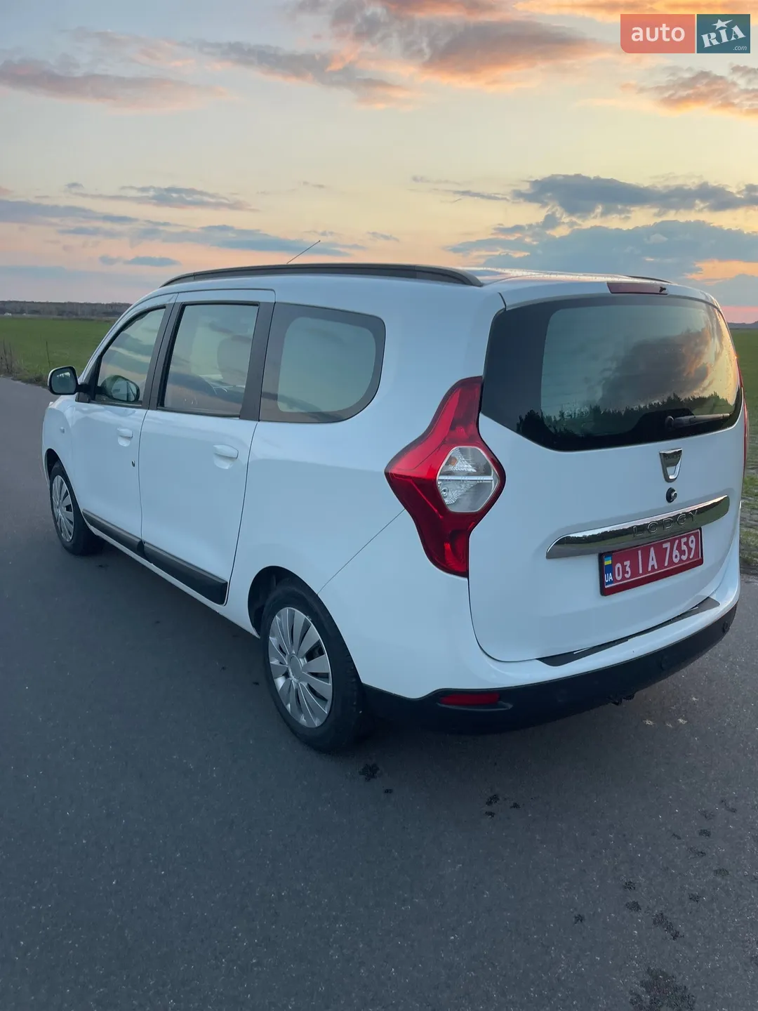 2016 Dacia Lodgy - мініатюра 7