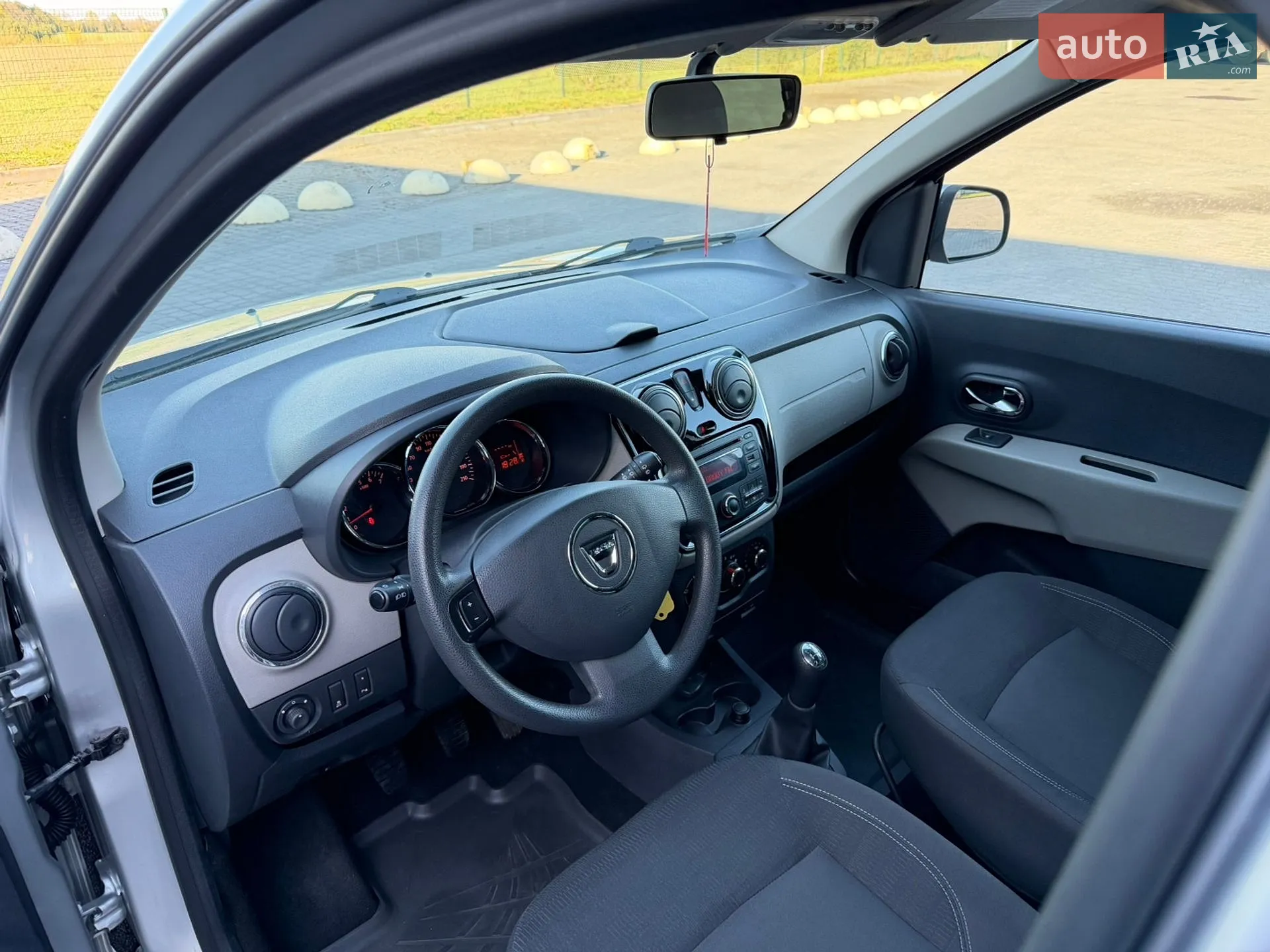 2013 Dacia Lodgy - мініатюра 24