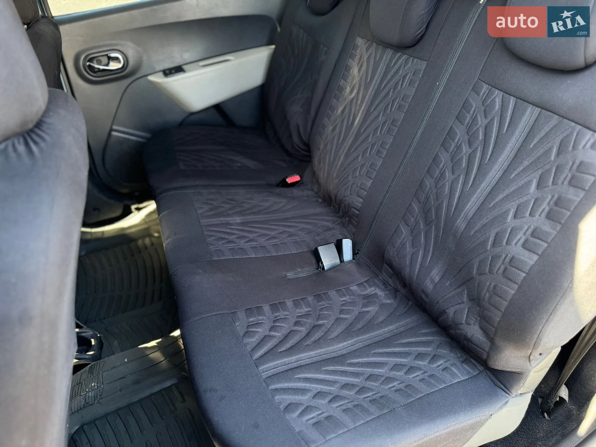 2013 Dacia Lodgy - мініатюра 13