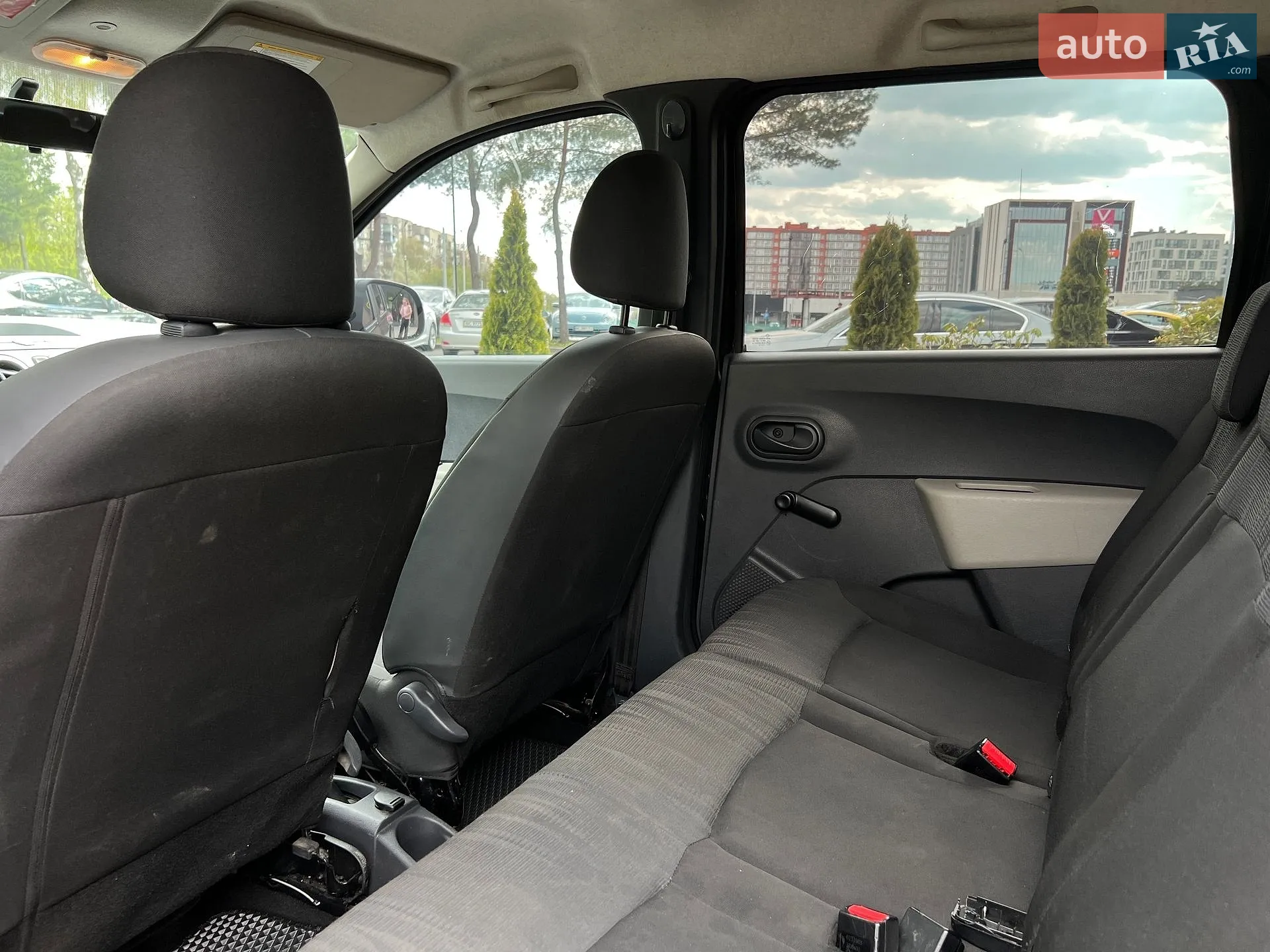 2013 Dacia Lodgy - мініатюра 19