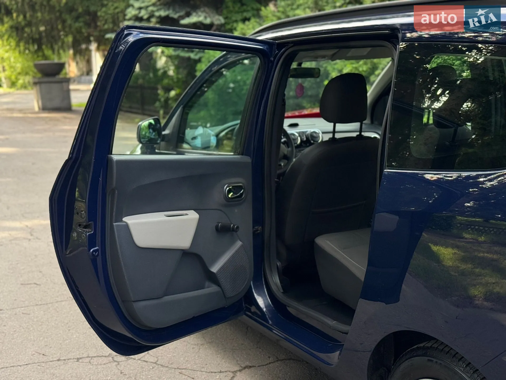 2013 Dacia Lodgy - мініатюра 12