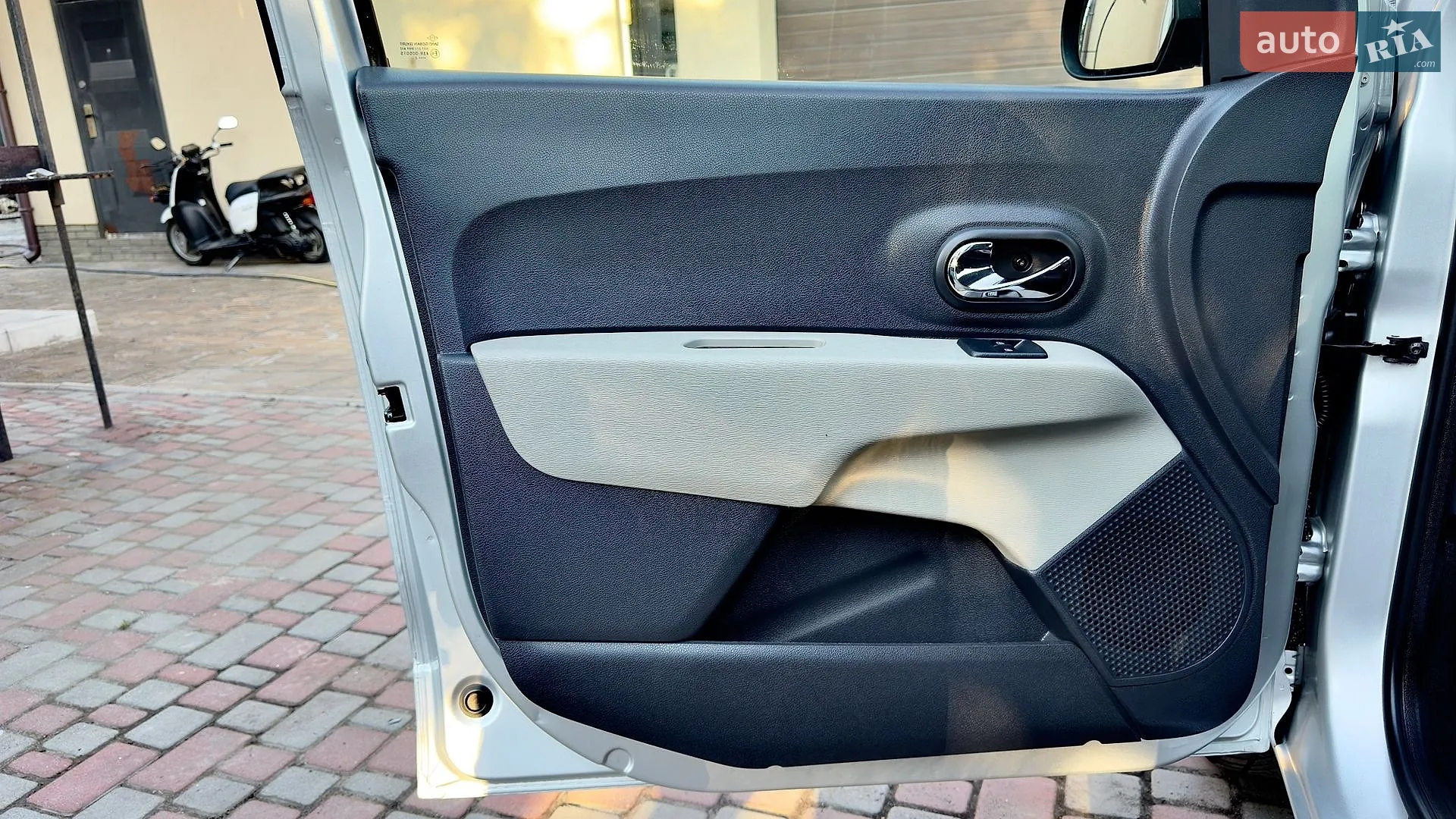 2012 Dacia Lodgy - мініатюра 22
