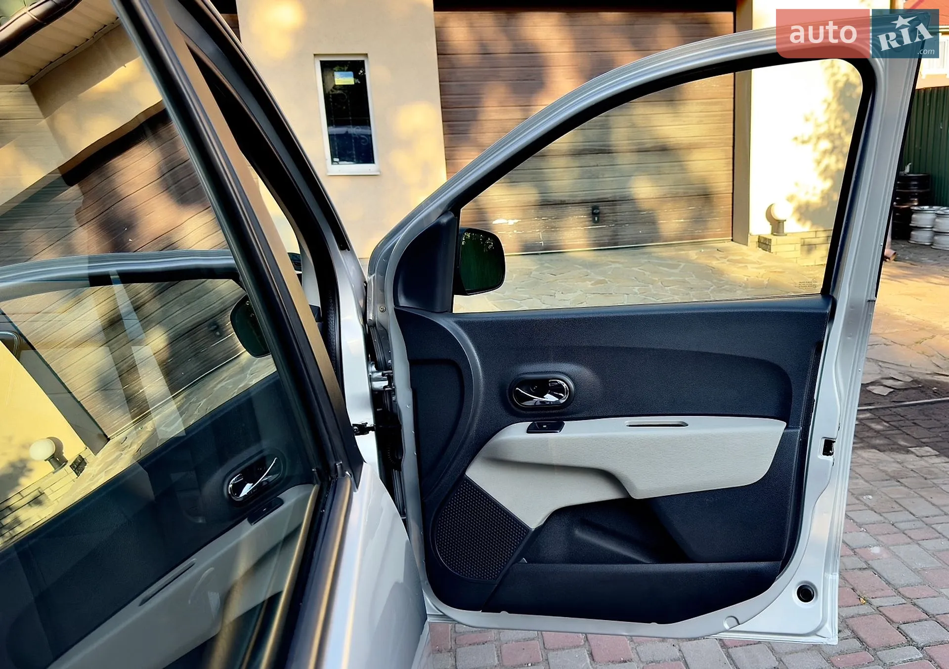 2012 Dacia Lodgy - мініатюра 34