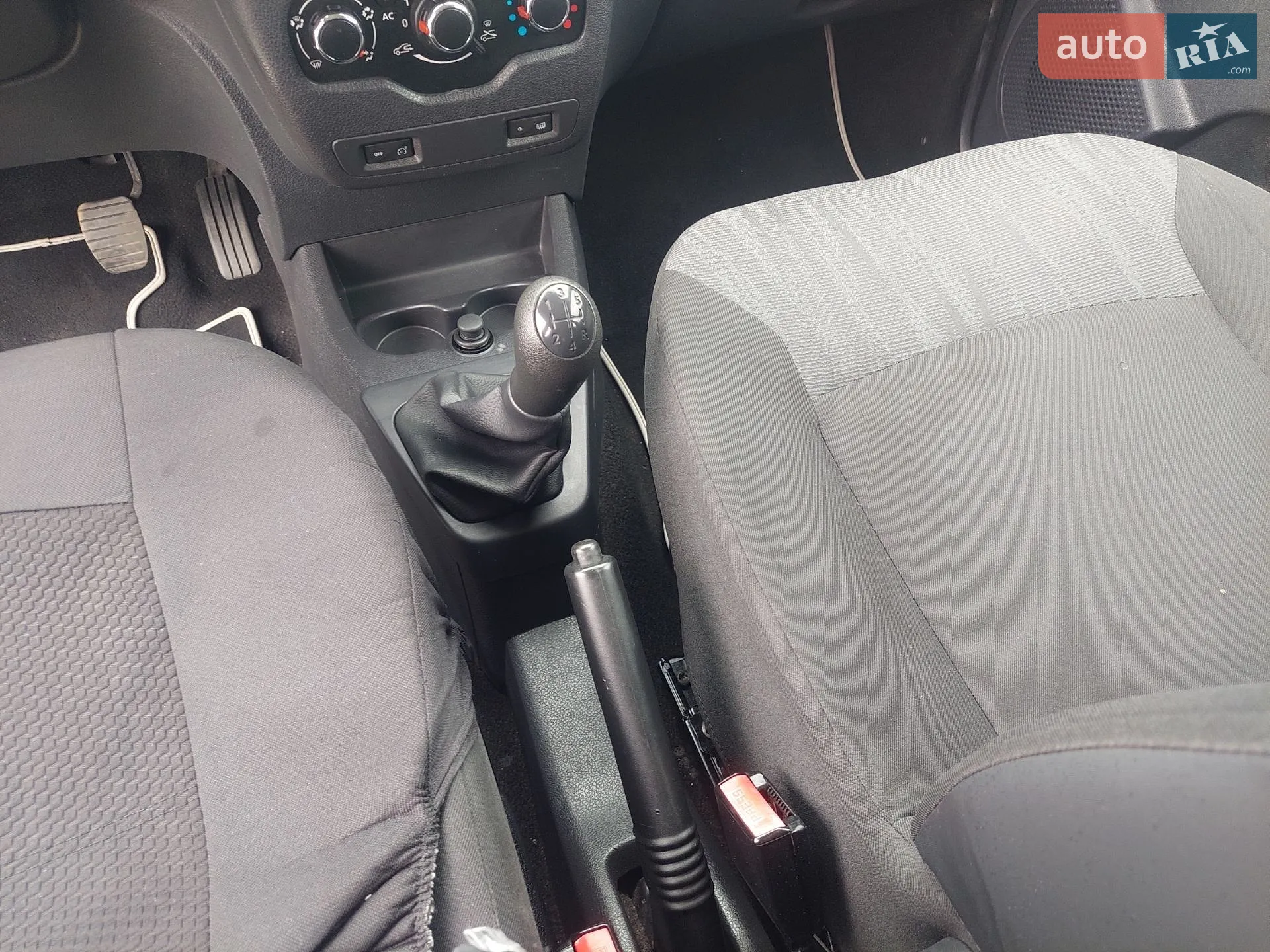 2013 Dacia Lodgy - мініатюра 18