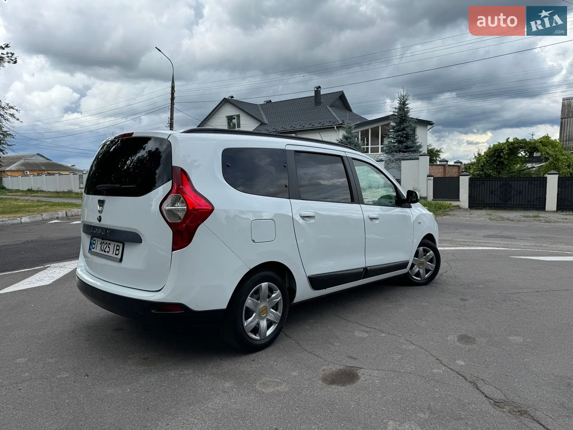 2015 Dacia Lodgy - мініатюра 13