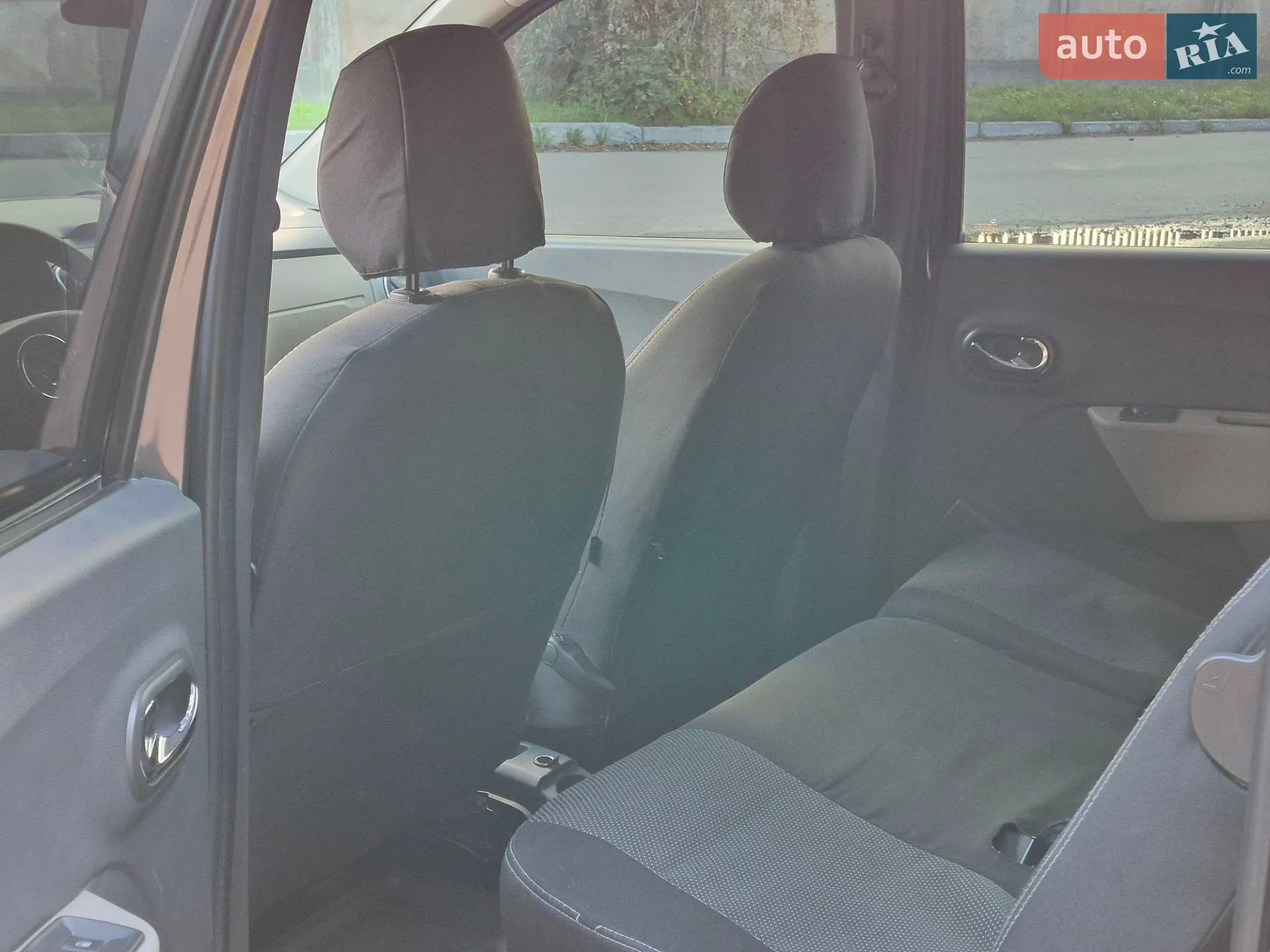 2013 Dacia Lodgy - мініатюра 8