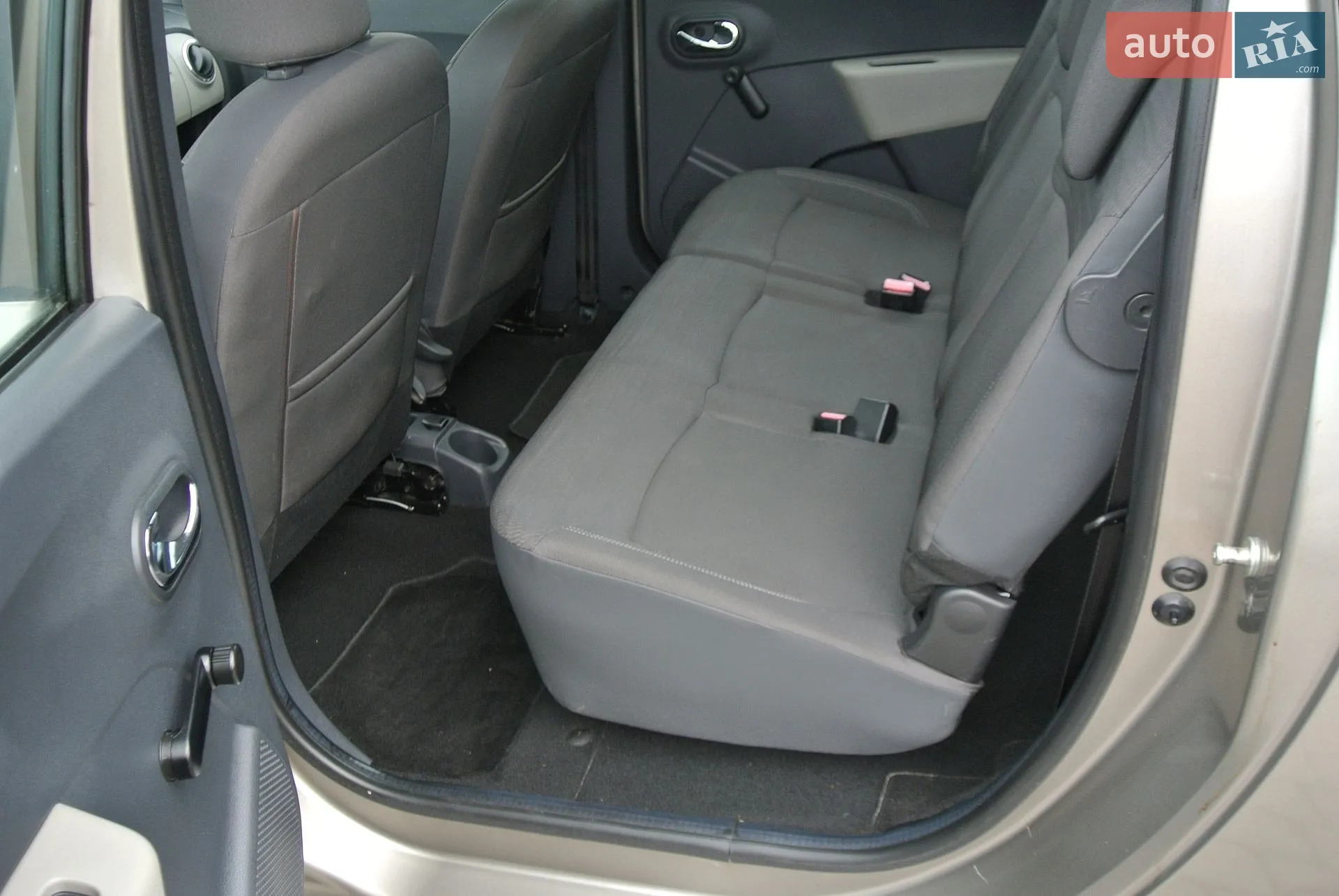 2013 Dacia Lodgy - мініатюра 9