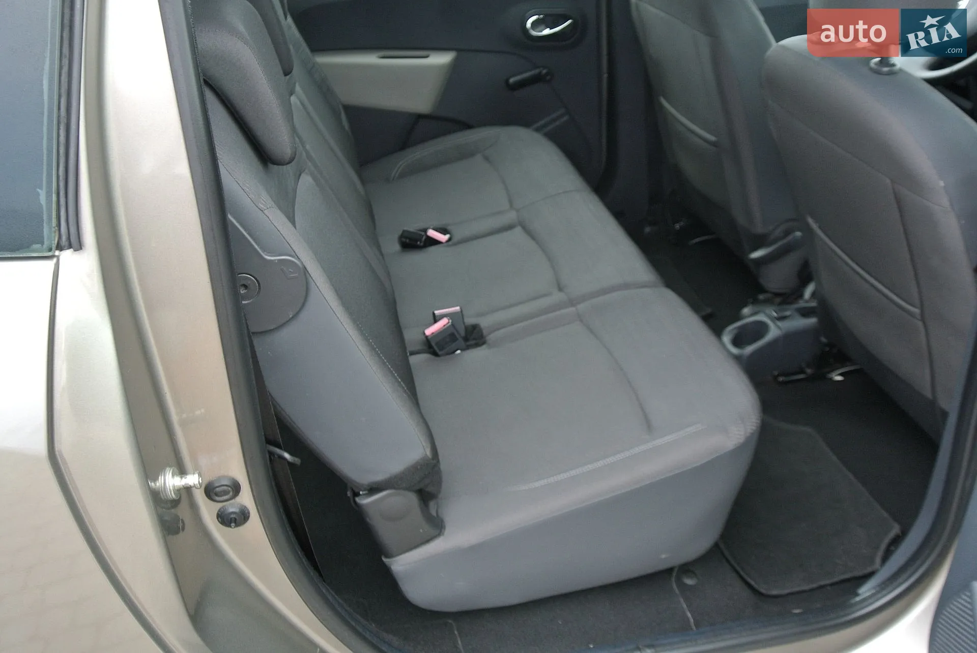 2013 Dacia Lodgy - мініатюра 15