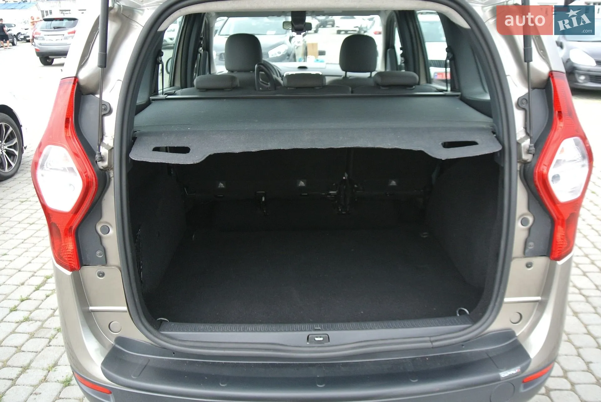 2013 Dacia Lodgy - мініатюра 18
