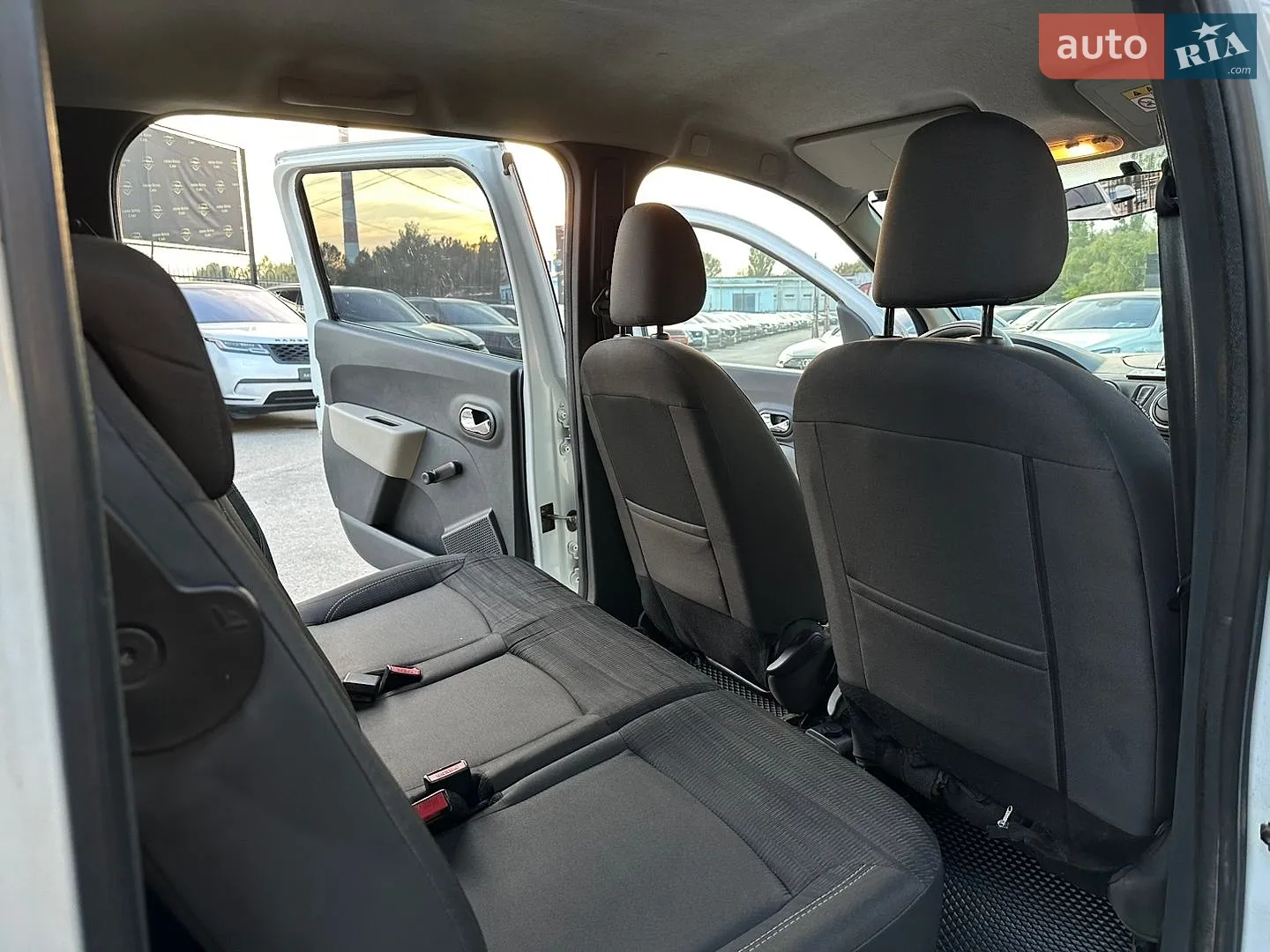 2015 Dacia Lodgy - мініатюра 18
