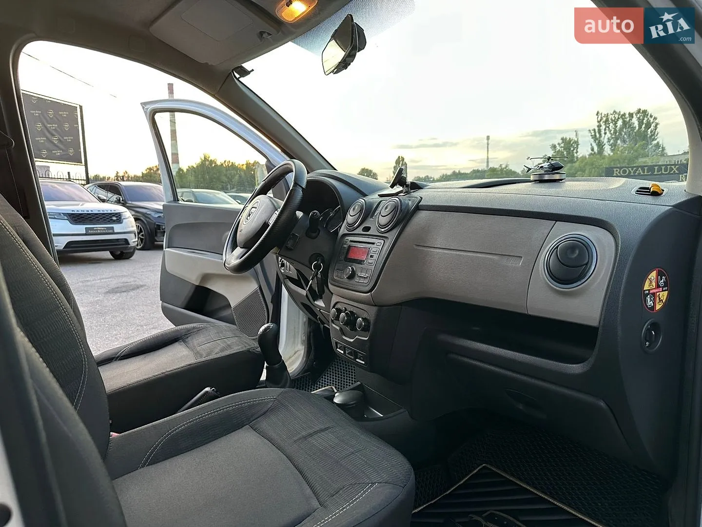 2015 Dacia Lodgy - мініатюра 22
