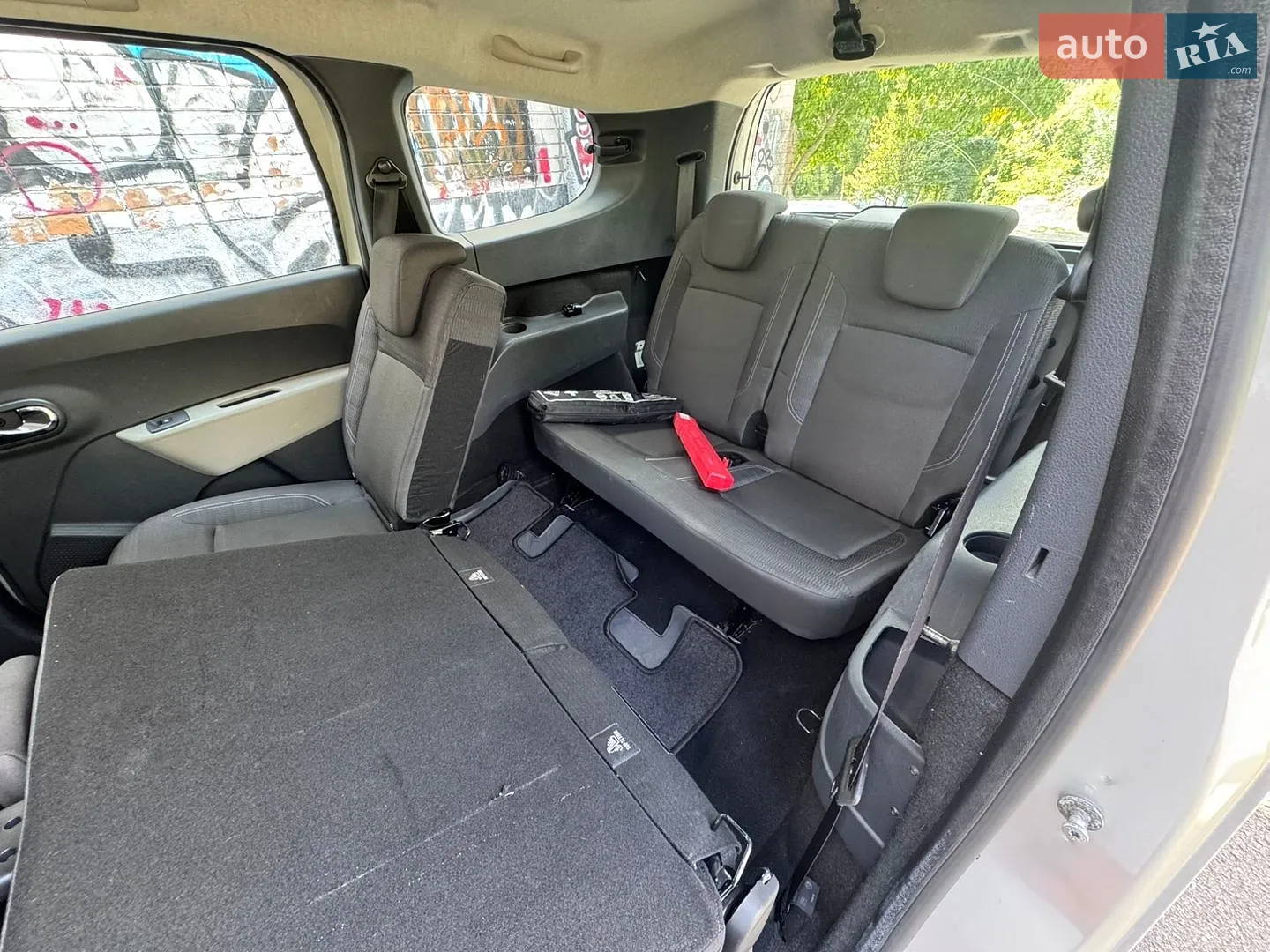 2012 Dacia Lodgy - мініатюра 24