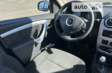 Универсал Dacia Logan MCV 2009 в 