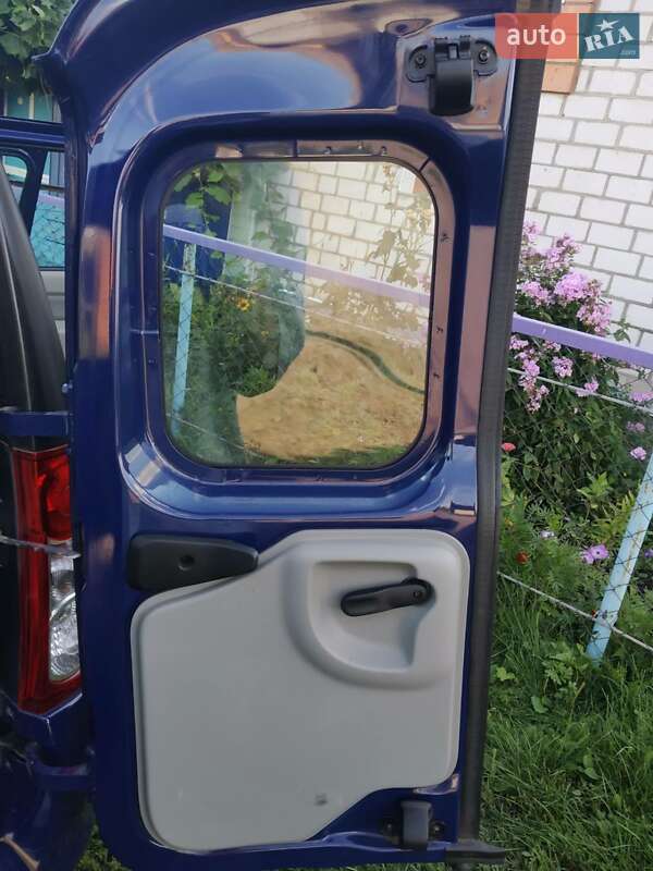 Универсал Dacia Logan MCV 2009 в Глухове