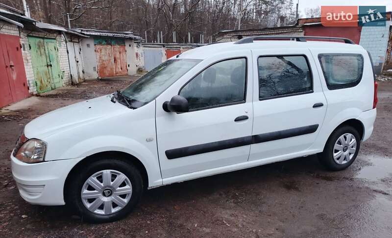 Универсал Dacia Logan MCV 2012 в Чернигове