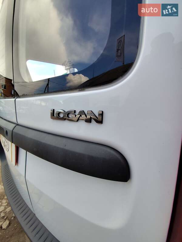 Универсал Dacia Logan MCV 2011 в Чернигове