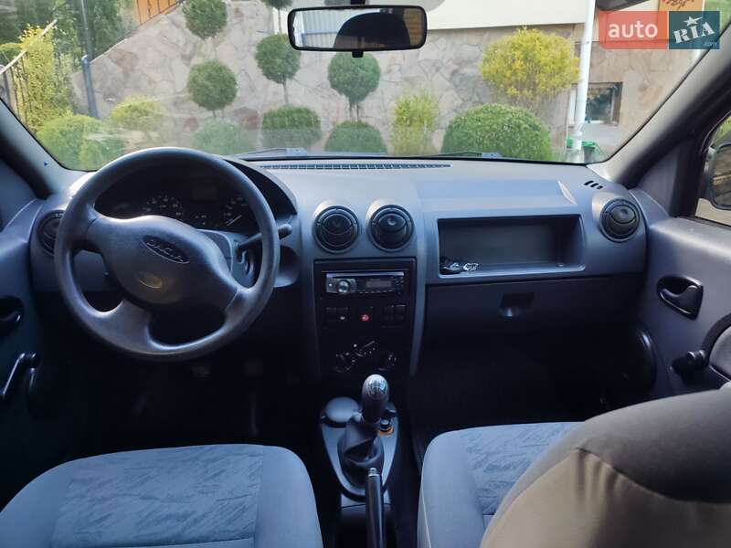 Универсал Dacia Logan MCV 2008 в Лесниках