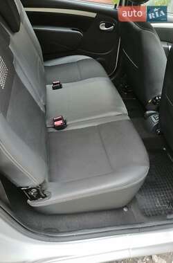 Універсал Dacia Logan MCV 2012 в 