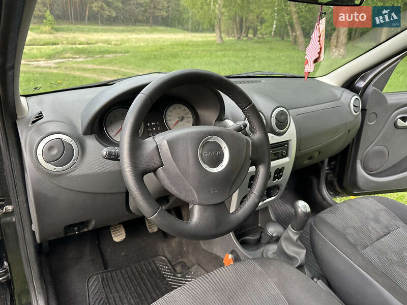 Універсал Dacia Logan MCV 2010 в Сумах