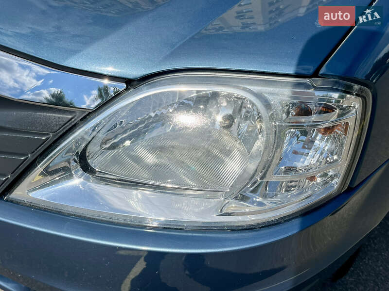 Универсал Dacia Logan MCV 2009 в Киеве